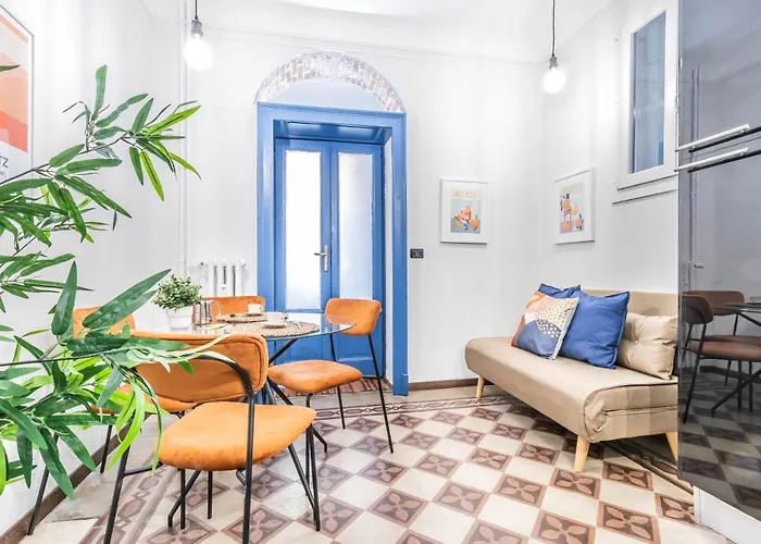 Milan City Center Elegant Flat 4-Pax - Metro M1 - Fast Wifi - Ac & Balcony
